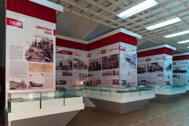 Фрагмент экспозиции Музея трудовой славы ОАО ʺКазанский вертолетный заводʺ. 2014::Музей трудовой славы ОАО "Казанский вертолетный завод". g2id38508