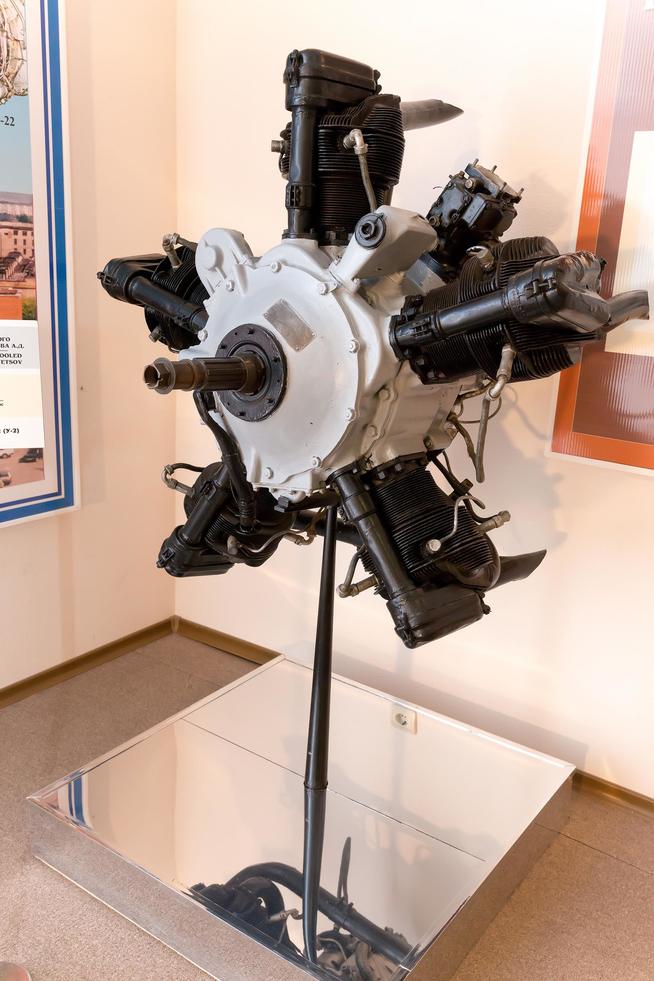 Двигатель воздушного охлаждения М-11. 1940-е::Музей истории ОАО "КМПО" g2id38694