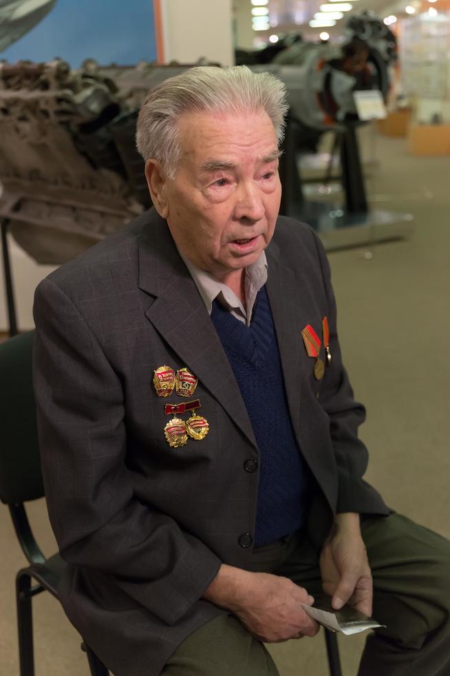 удалить::Музей истории ОАО "КМПО" g2id38854