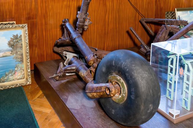 Шасси пикирующего бомбардировщика Пе -2. 1944. Металл, резина::Музей трудовой славы КАЗ им. С.П. Горбунова g2id39075