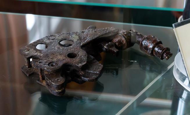 Замок бомбодержателя самолета ПЕ-2. 1944::Музей трудовой славы КАЗ им. С.П. Горбунова g2id39087