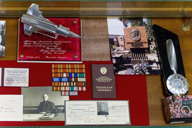 Коллекция материалов  Дементьева П.В. в экспозиции Музея трудовой славы КАЗ  им. С.П. Горбунова .2014::Музей трудовой славы КАЗ им. С.П. Горбунова g2id39223