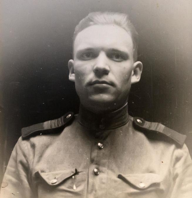 Фото. Ераполов К.Ф.1940-е::Музей трудовой славы КАЗ им. С.П. Горбунова g2id39379