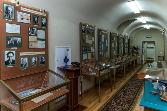 Фрагмент экспозиции Музея истории КФУ. 2014::Музей истории Казанского университета g2id40730