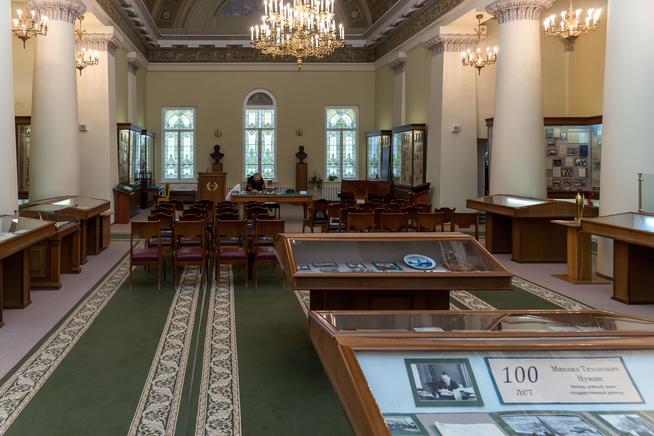 Фрагмент экспозиции Музея истории КФУ с лекционным залом. 2014::Музей истории Казанского университета g2id40742