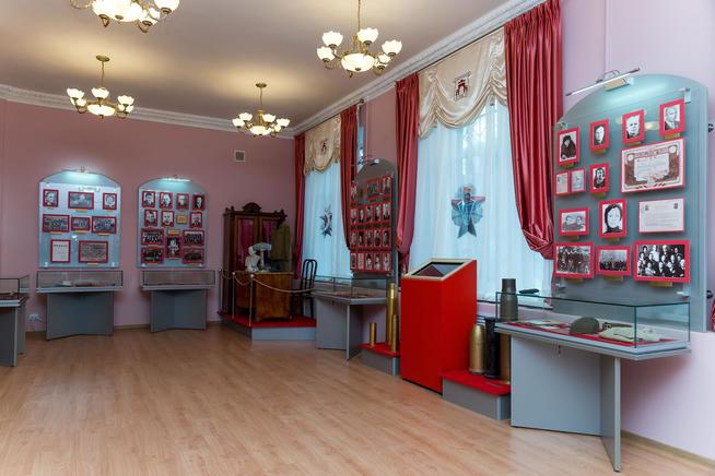 Фрагмент экспозиции Музея боевой и трудовой славы ʺЗаречьеʺ посвящен  работе порохового завода в 1941-1945::Музей боевой и трудовой славы "Заречье" Казанского порохового завода g2id42725