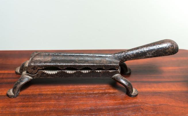 Станок для приготовления лекарственных форм. СССР. 1-я пол. ХХ.  Металл::Музей истории аптечного дела и трудовой славы ГУП"Таттехмедфарм" g2id43276