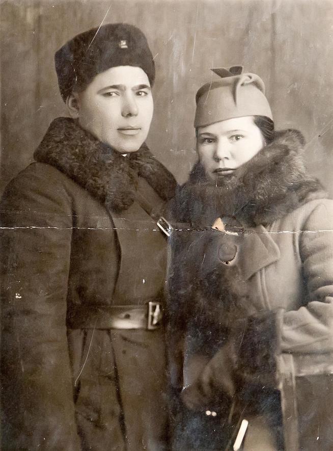 Фото. Б.Юсупов с супругой от 04.02.1940г.::Мемориальная коллекция. Юсупов Барий Абдуллович g2id35167