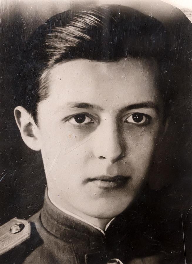 Фото. Ахмеров Р.И. – разведчик, дипломат, участник Великой Отечественной войны. 1940-е::Музей национальной культуры в НКЦ Казань g2id44155