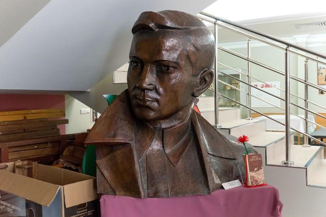 ::МБУ «Альметьевская картинная галерея» g2id20684