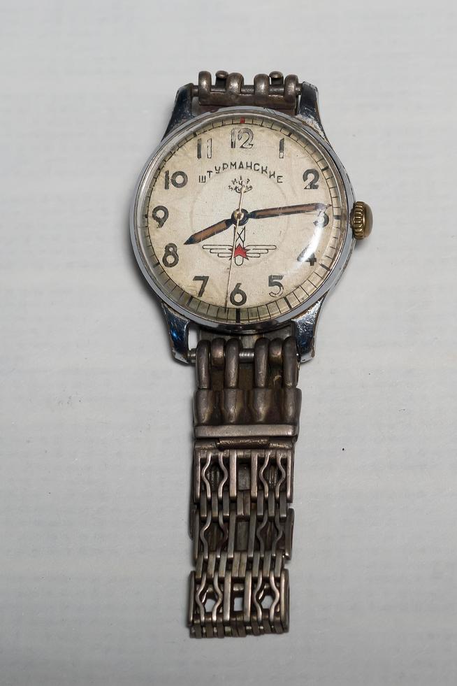 Часы ʺШтурманскиеʺ Гилязева Х. - участника Великой Отечественной войны. СССР. 1940-е годы. Металл, стекло::Хиический завод имени Л.Я.Карпова g2id22555