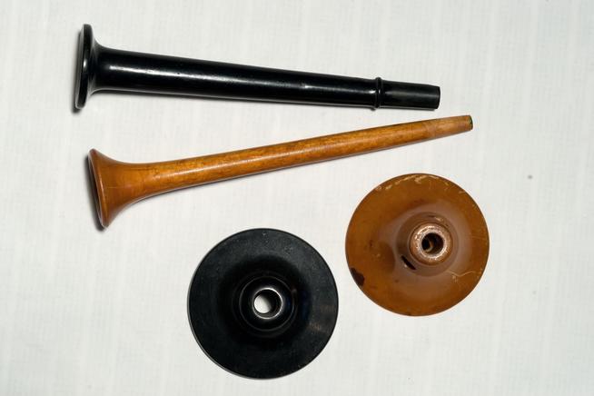 Фонендоскопы Гилязева Х. - участника Великой Отечественной войны. СССР. 1940-е годы. Пластмасса::Хиический завод имени Л.Я.Карпова g2id22559