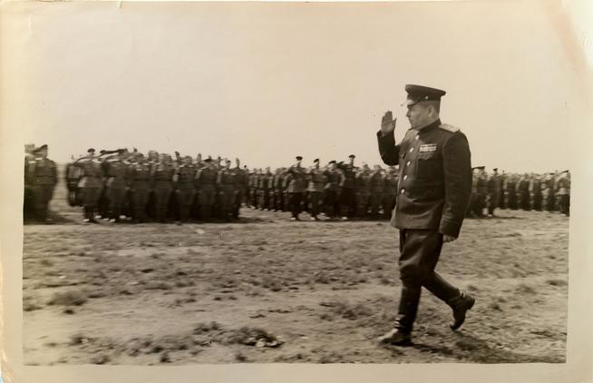 Фотография из личного архива генерал-майора Петрова Алексей Мироновича. 1940-е гг.::МБУ «Музей родного края им. В.И.Абрамова Алексеевского муниципальногоо района Республики Татарстан» g2id9229