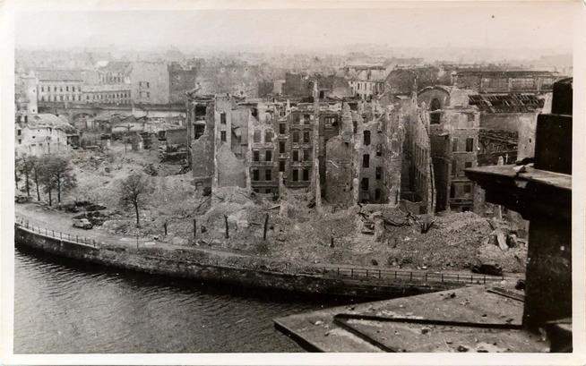 Фотография из личного архива генерал-майора Петрова Алексей Мироновича. 1940-е гг.::МБУ «Музей родного края им. В.И.Абрамова Алексеевского муниципальногоо района Республики Татарстан» g2id9233