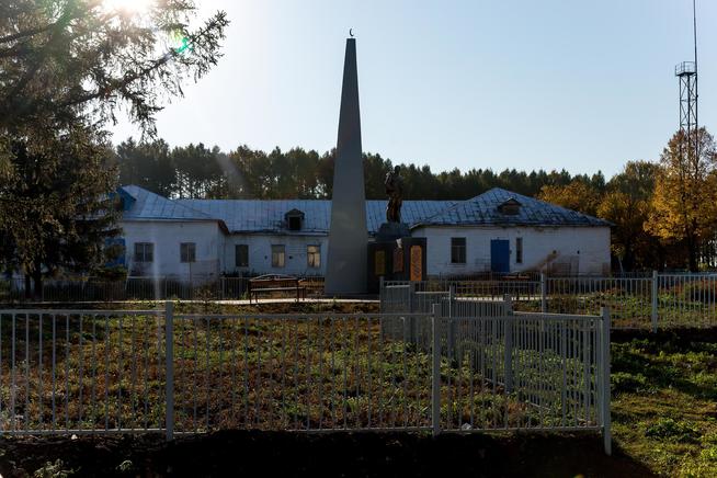 Обелиск. Село Зай-Каратай Лениногорского района::Лениногорский район g2id39428