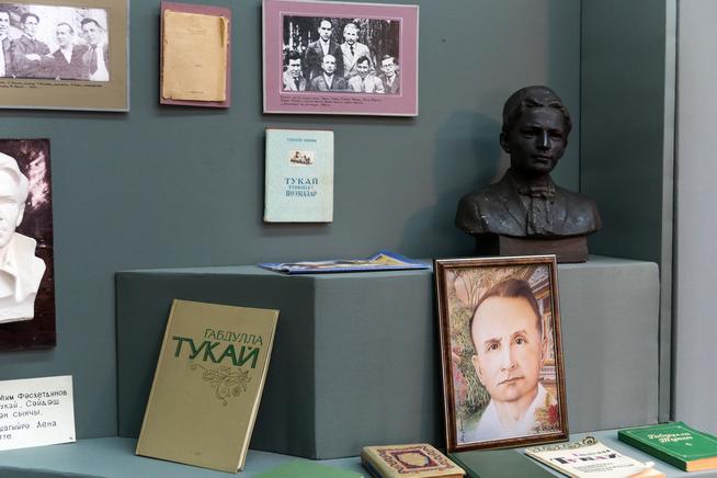 Фрагмент экспозиции в Литературном музее имени Сибгата Хакима. 2014::Литературный музей Сибгата Хакима g2id5241