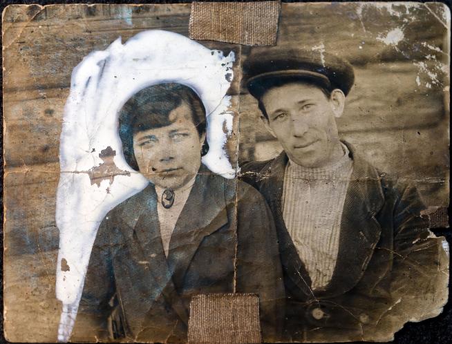 Фото. Соседи Сибгата Хакима - Сибгатуллин Зиннат с женой. 1940-е ::Литературный музей Сибгата Хакима g2id5289