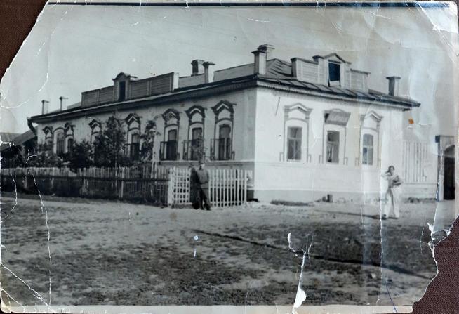 Фото. Контора  артели «Ударница». 1955::Алексеевский молочно-консервный завод g2id9963