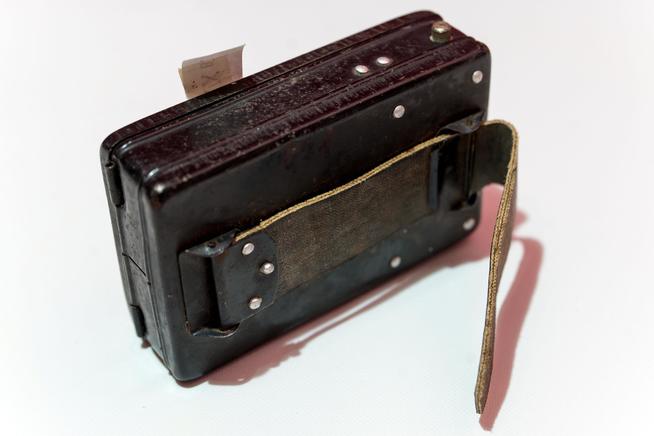 Фонарик офицерский Епишкина И.В. СССР. 1940-е. Металл, стекло, кожа::Муниципальное бюджетное общеобразовательное учреждение «Верхнеуслонская средняя общеобразовательная школа» g2id807