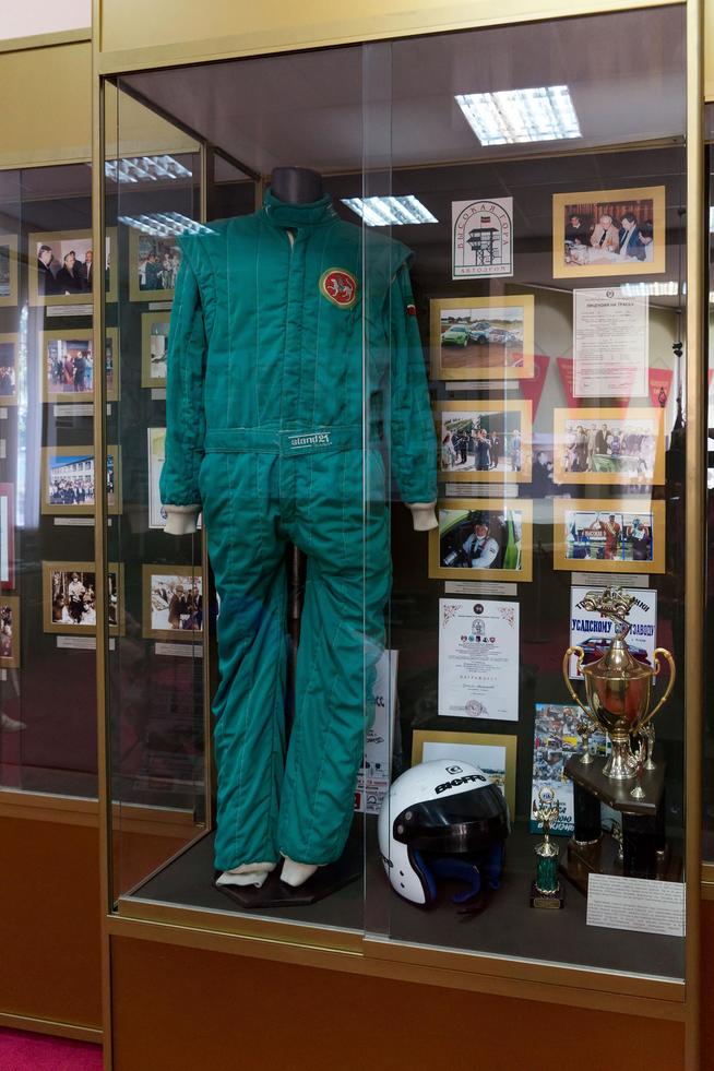 Фрагмент экспозиции Высокогорского краеведческого музея, посвященный Миннеханову Р.Н. 2014::МБУ «Высокогорский краеведческий музей» g2id7085