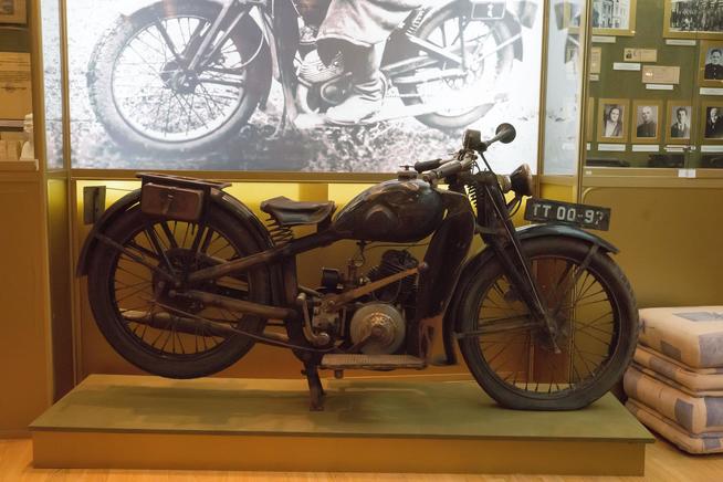 Мотоцикл Л- 300. Завод Красный Октябрь. 1938::Региональный музей истории Закамья и г. Нурлат g2id27428