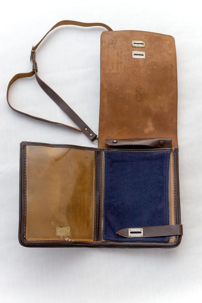 Планшет Павлова Г.Р. – Героя Советского Союза. СССР. 1940-50-е. Кожа, металл, пластик::МБОУ «Чепчуговская средняя общеобразоательная школа Высокогорского муниципального района РТ» g2id7605