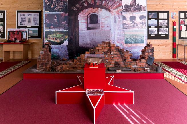 Фрагмент экспозиции Музея Героя Советского Союза Гаврилова П.М. 2014::"Музей Героя Советского Союза П.М. Гаврилова в д. Альвидино", Пестречинского района g2id3715