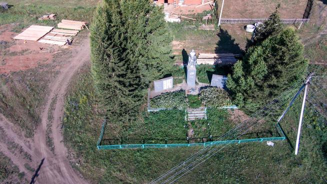 Мемориал погибшим в годы ВОВ (1941—1945). 2014::Сабинский район g2id1725