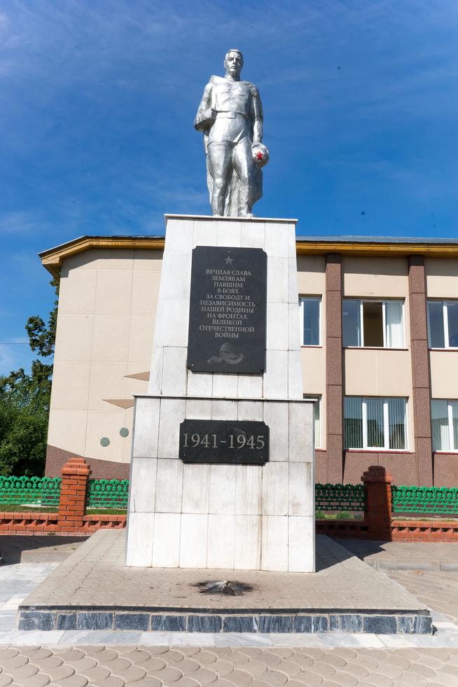 Мемориальный комплекс.  «Вечная Слава землякам павшим в боях за свободу и независимость нашей Родины на фронтах Великой Отечеств::Сабинский район g2id4279