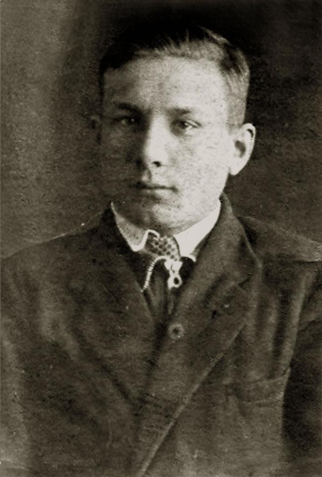 Фото. Савинов М.И., участник Великой Отечественной войны. 1930-е годы::МБУ «Рыбно-Слободский краеведческий музей» g2id8107