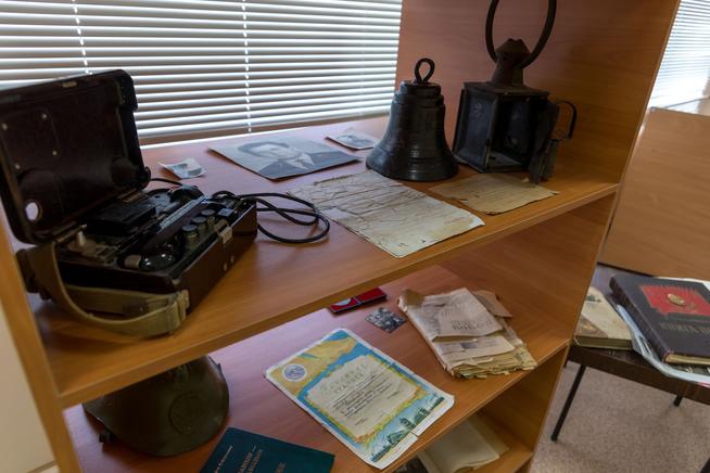 Фрагмент экспозиции по Великой Отечественной войне в музее  Шеморданского лицея Сабинского района РТ. 2014::Краеведческий музей Шеморданского лицея. 2014 g2id4379