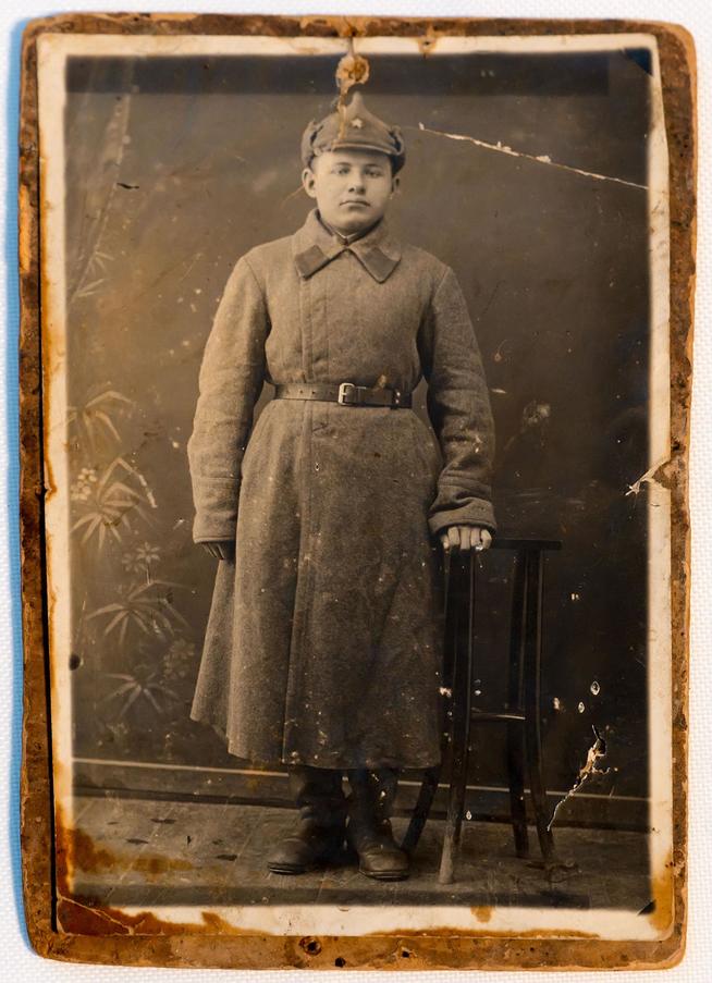 Фото. Фролов П.В., участник Великой Отечественной войны. 1940::МБУ «Рыбно-Слободский краеведческий музей» g2id8131