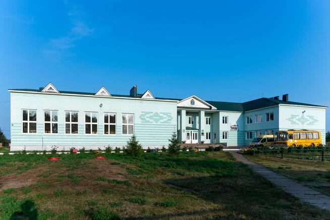 Здание Кутлу-Букашской средней общеобразовательной школы. 2014::МБОУ «Кутлу-Букашская средняя общеобразовательная школа» Рыбно-Слободского муниципального р-на РТ g2id8483