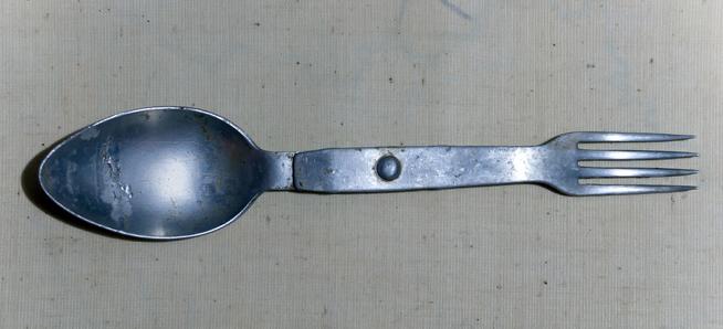 Ложка-вилка. СССР. 1940-е годы. Алюминий::МБОУ «Кутлу-Букашская средняя общеобразовательная школа» Рыбно-Слободского муниципального р-на РТ g2id8531