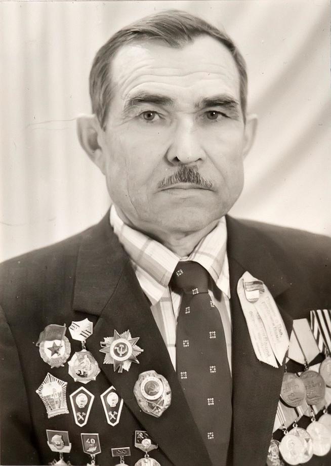 Фото портретное. Шакиров М.З. 1987г. (последнее фото, сделанное этим фотоаппаратом).::МАУК г.Набережные Челны "Историко-краеведческий Музей" g2id30544