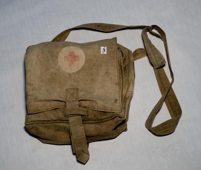  Санитарная сумка медсестры Нуруллиной Зинаиды::Музей истории и боевой славы автомобильных войск g2id30934