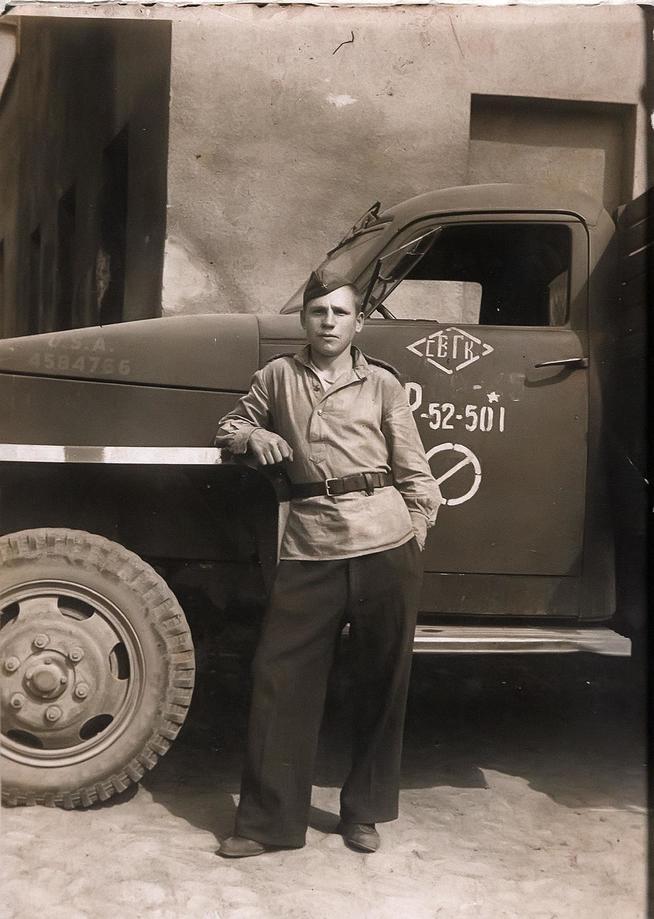 Фото. Борис Подкорытов. Германия, 1944-1945гг. (однополчанин Лях М.И.)::Музей истории и боевой славы автомобильных войск g2id31082