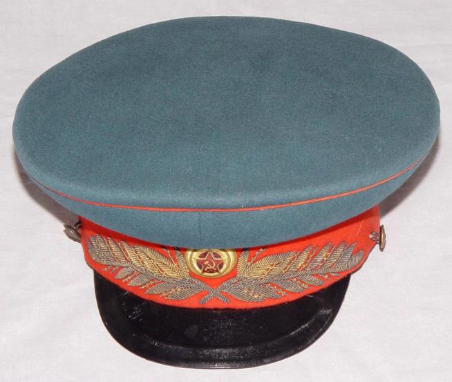 Фуражка Сафиуллина Г.Б. - Героя Советского Союза. СССР. 1945. Ткань, металл.::Сафиуллин Г.Б. g2id86147