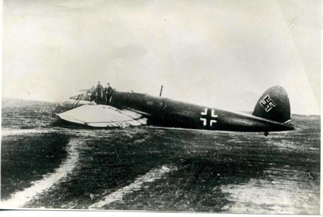 НМРТ КППи-119899-3    Фотография Самолет, на котором бежал М П  Девятаев из плена _1::Девятаев g2id86343