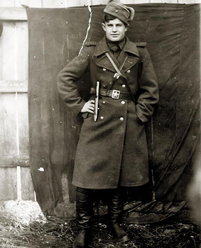 Фото. Чупахин А.В. (1925) - участник Великой Отечественной войны. 1940-е::Черемшанский район g2id86929