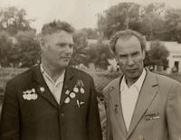 Фото. Юнусов Г.Х. (слева) и писатель Лесин А.А. Черемшанский район. 1950-1960