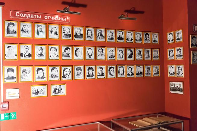 Стенд Мемориального центра, посвященный участникам Великой Отечественной войны. 2014::МБУ «Мемориальный центр Черемшанского муниципального района РТ» g2id87663