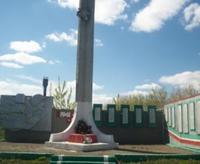 Мемориальный комплекс в честь погибших и вернувшихся с фронта земляков в годы Великой Отечественной войны. Село Чури-Бурашево. 2