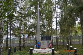 Обелиск павшим в д. Челны Камско - Устьинского района. 2014::Фотографии для статей g2id88179