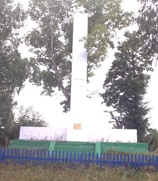 Стела павшим в с. Малые Салтыки Камско -Устьинского района. 2014::Фотографии для статей g2id88211