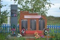 Стела со списками павших земляков в с. Мордовский Каратай  Камско - Устьинского района. 2014