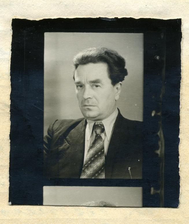 Фото. Сухарников А.А.- участник Великой Отечественной войны. 1950-е::Работники музея участники Великой Отечественной войны g2id88509