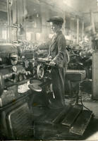 Ваня Чередилин – 12-летний подросток, за 6 месяцев овладевший специальностью токаря. 1942 