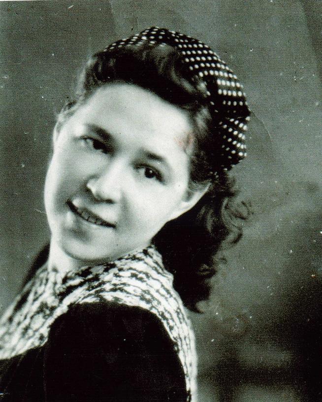 Фото. Серебрякова М. А. Казань.1945::Серебрякова Майя Николаевна g2id89862