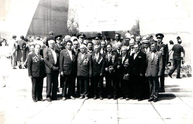 Фото. Ветераны Великой Отечественной войны на демонстрации, посвященной к 40-летию Победы. Кишинев. 1985::МУЗАФАРОВ БАРИ ХУЗЕЕВИЧ g2id90074